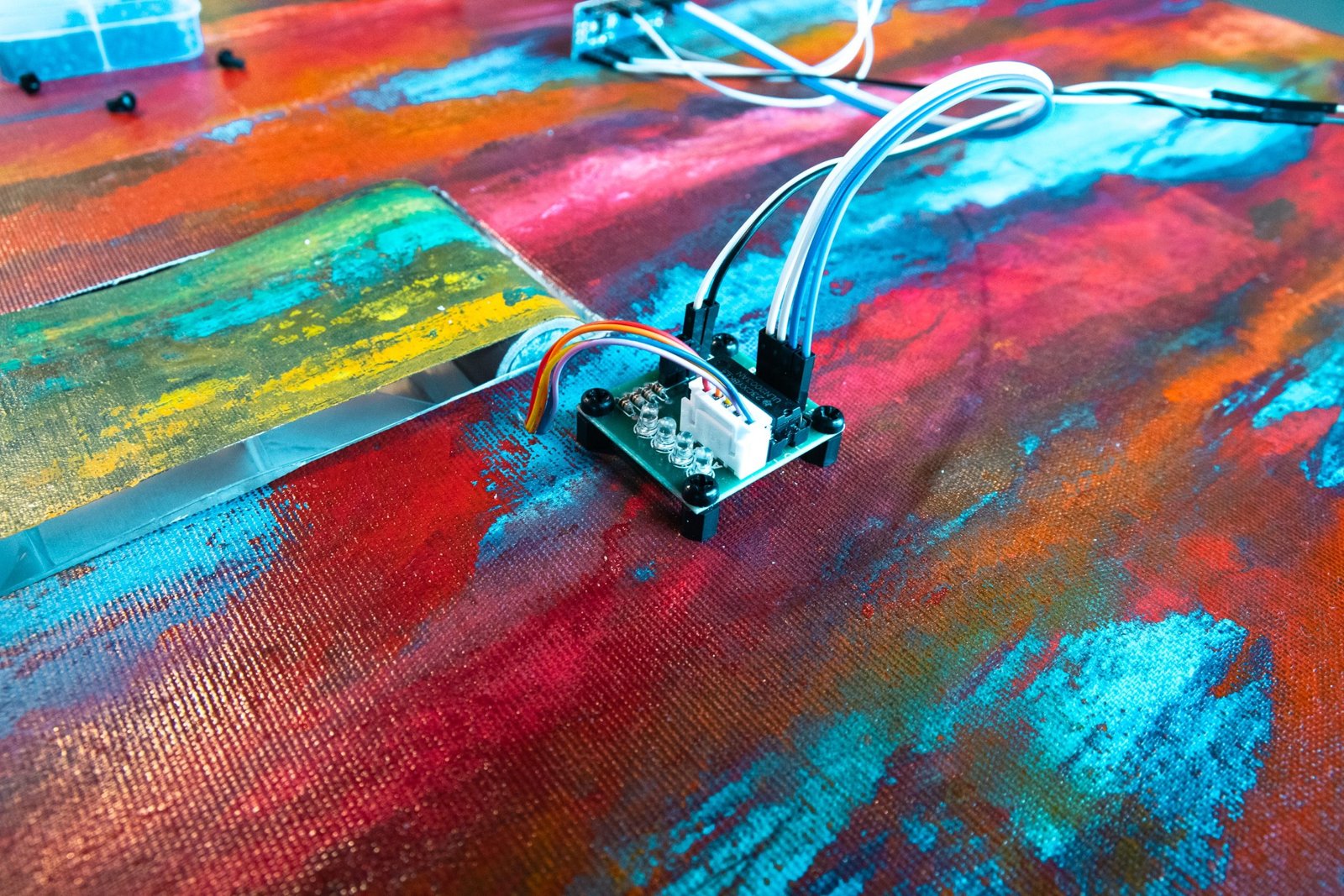 Dados contemporâneos: um olhar para além da acrílica